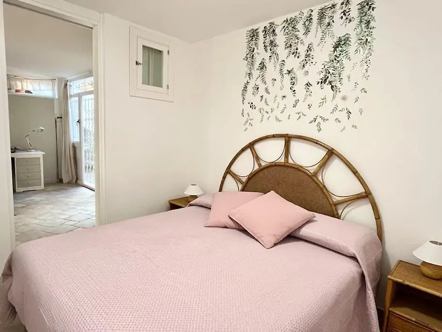 Full Semi-Garden Apartment In Villa At Mondello Palermo